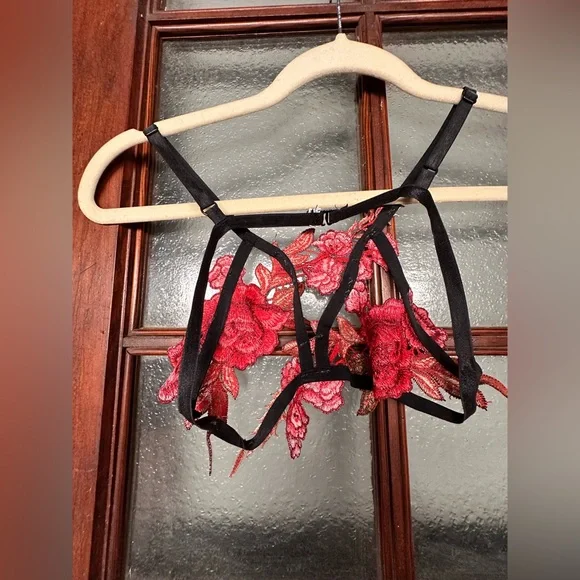 Floral APPLIQUÉ Embroidered Black Lingerie Top - Picture 5 of 5